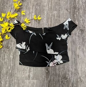 Dynamite floral crop top 🌼